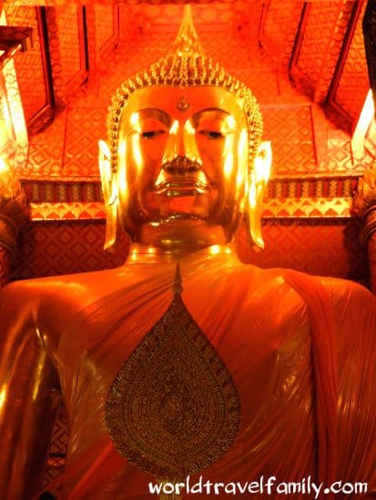 Travel blog Ayutthaya, Thailand.Huge golden Buddha . Things to do ayutthaya