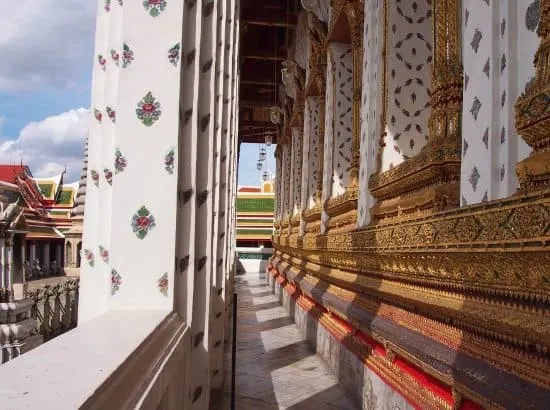 Wat Arun Bangkok beautiful decoration in porcelain