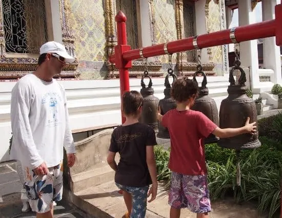 kids admission wat arun bangkok having fun