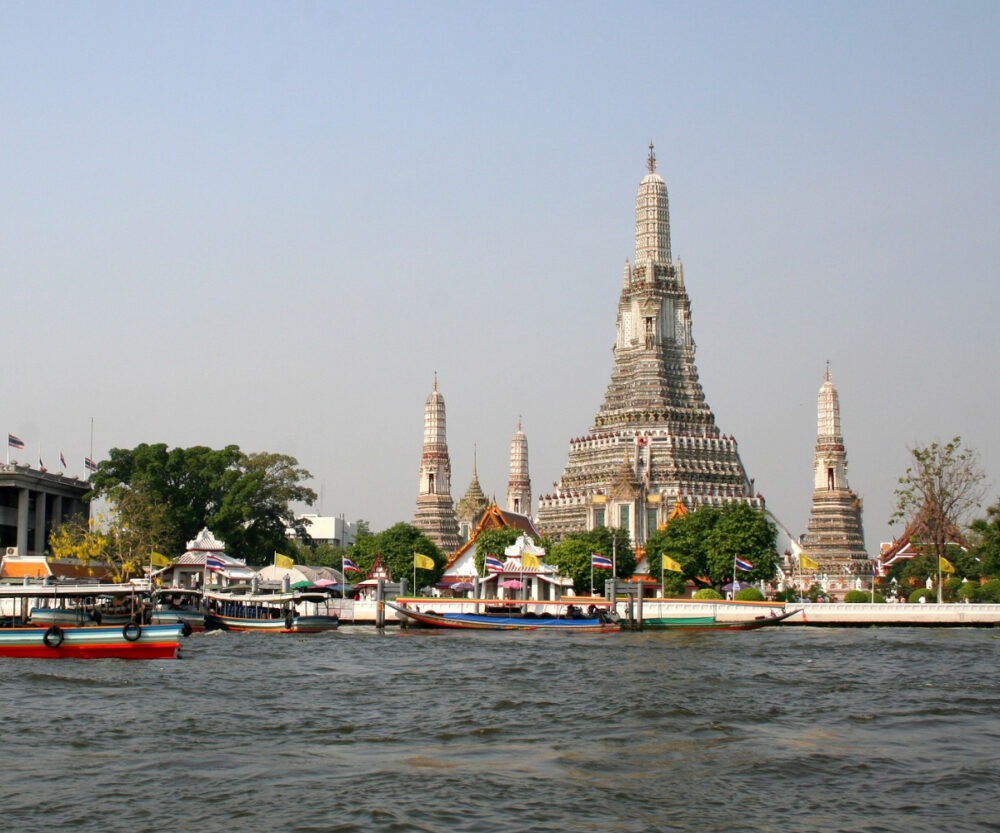 Wat Arun Royal Palace