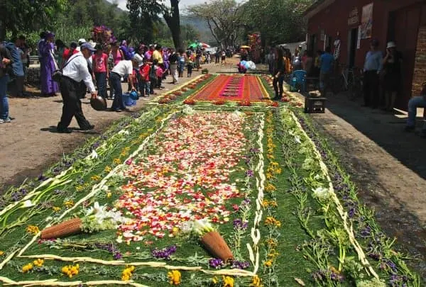 Flower and Sawdust carpet, Easter traditions, Guatemala