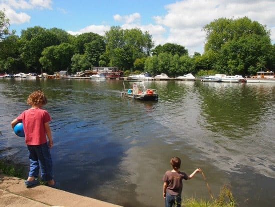 Ferry Crossing the river Thames Twickenham Living in Twickenham