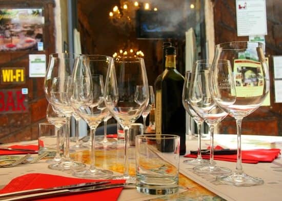 움 브리아의 음식. 와인 시음 점심. 세계 여행 가족 블로그
