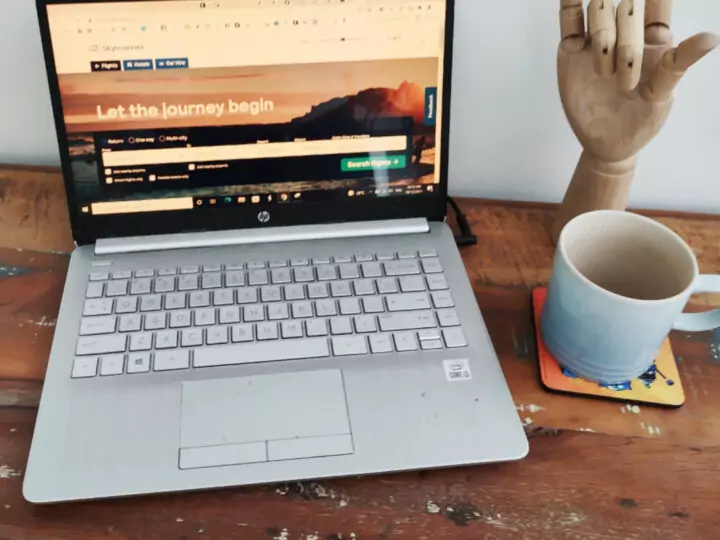 using skyscanner laptop