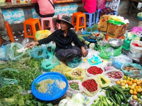 Cambodian cookery class. Market tour Battambang