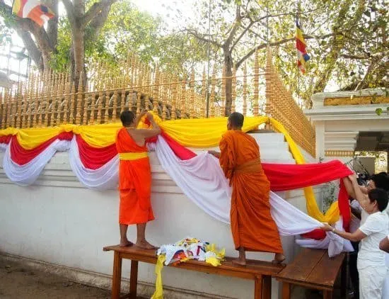 Kandi to Dambulla and Anuradhapura. Getting to Anuradhapura and the Ancient Bo Tree