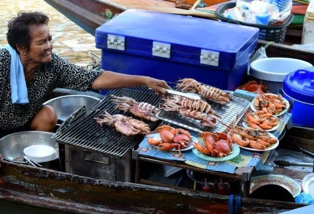 amphawa crab prawn