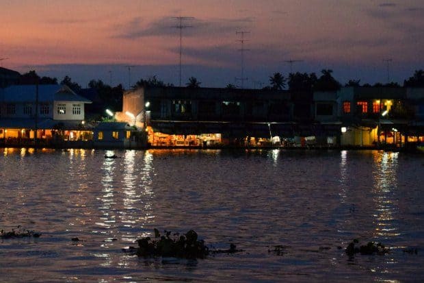 amphawa thailand night time