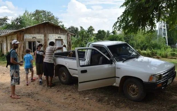 taxi to long neck karen village mae hong son Thailand