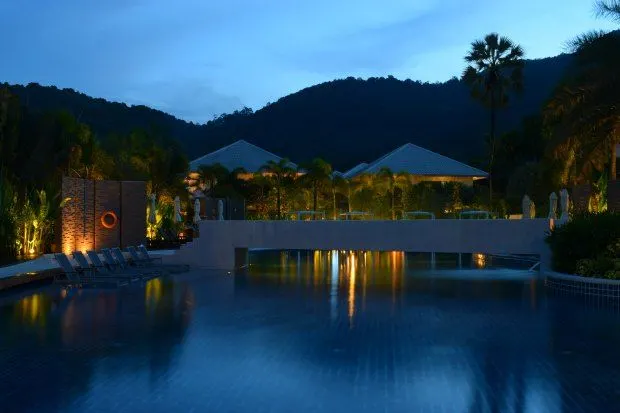  Novotel Phuket Karon Beach Pool 