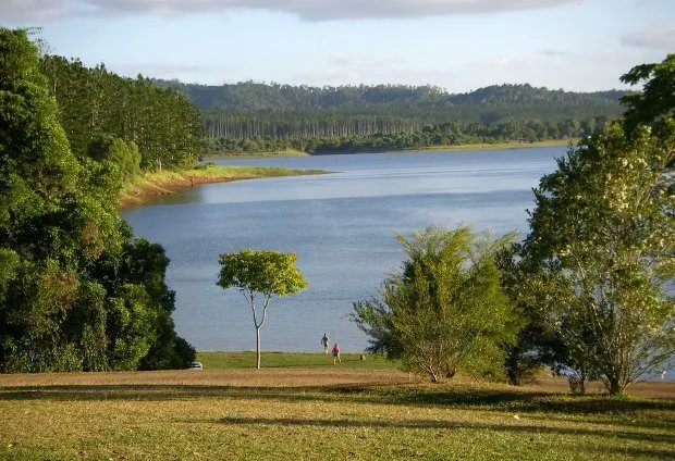 Lake Tinaroo Near Cairns