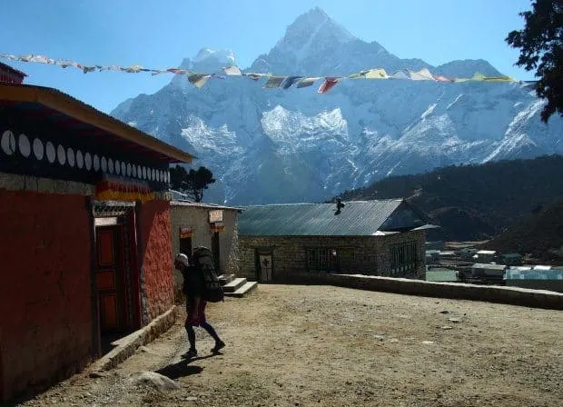 backpack everest trek khumjung