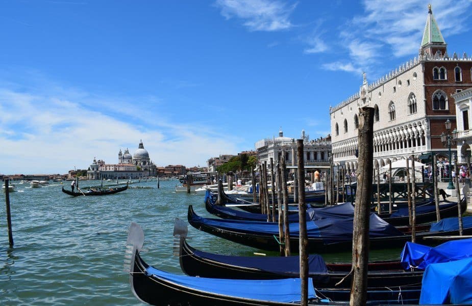 Venice Blue Gondolas driving to venice