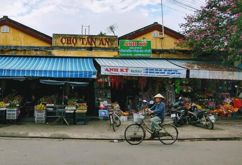 Tiger Market Hoi An Cho Tan An