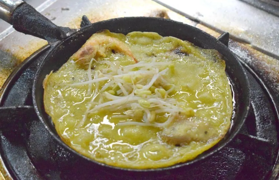 Vietnamese pancakes at Hoi An market