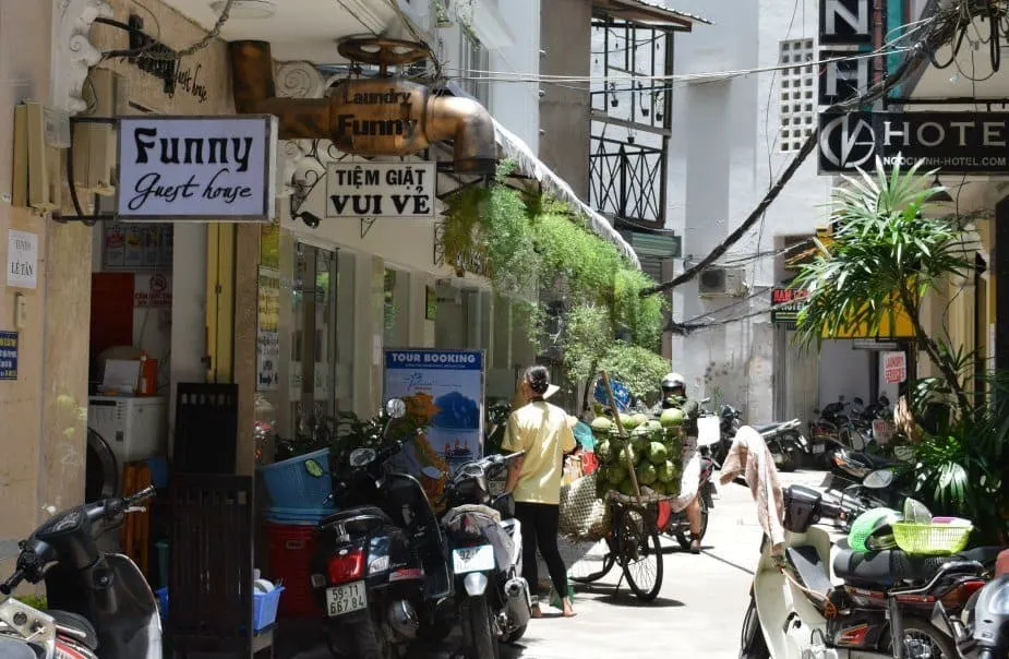 where to stay in saigon funny guest house phan lan 2