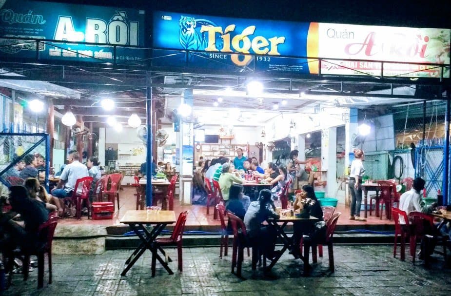 Best food in hoi an. Best seafood, where the locals eat, A Roi.