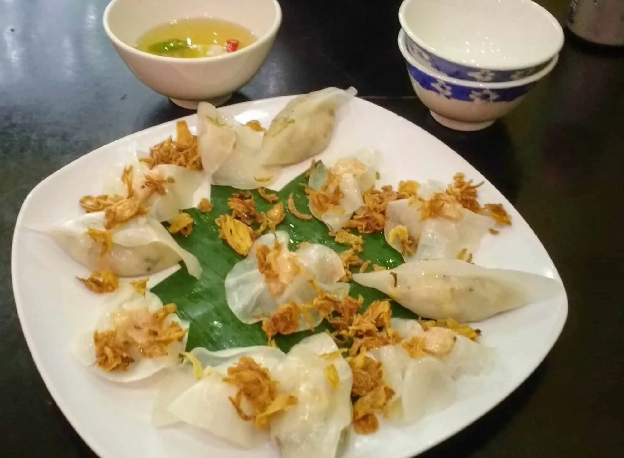 Best foods in Hoi An. White rose dumplings