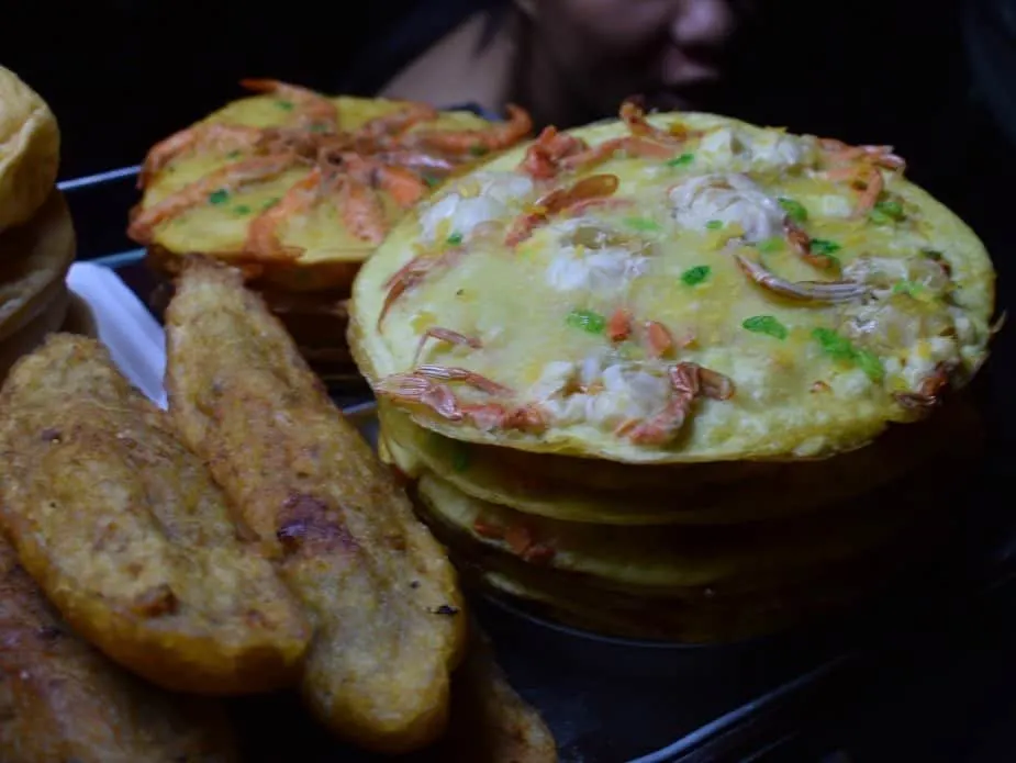 Best street food in Hoi An prawn and crab pancakes