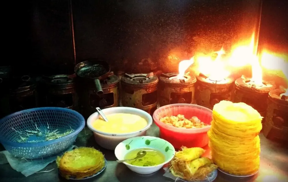 Making Bahn Xeo Vietnamese Pancakes
