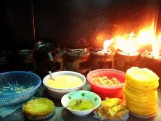 Making Bahn Xeo Vietnamese Pancakes