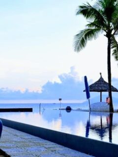 Vietnam Sunrise Resort Hoi An Infinity Pool.