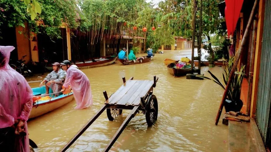 Hoi An Flooding 2017 Old Town, 3 streets back