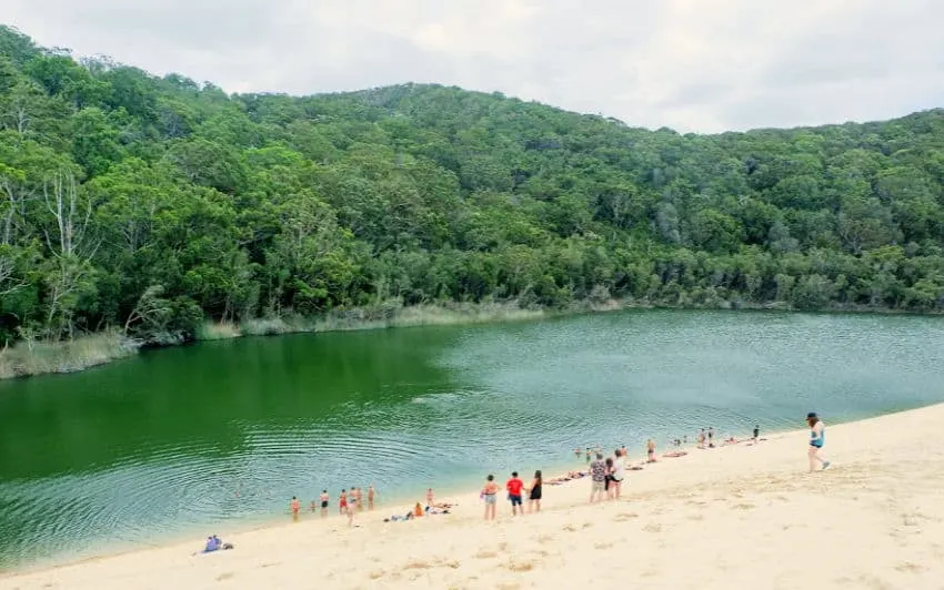 Highlights of fraser Island. Things to do. Lake