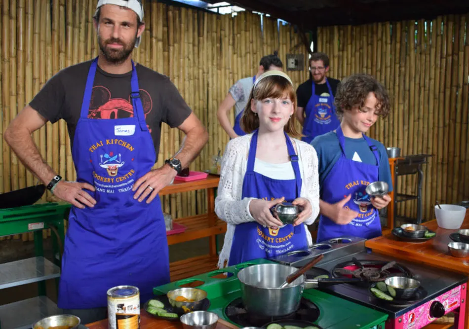 Cooking class in Thailand with kids family gap year