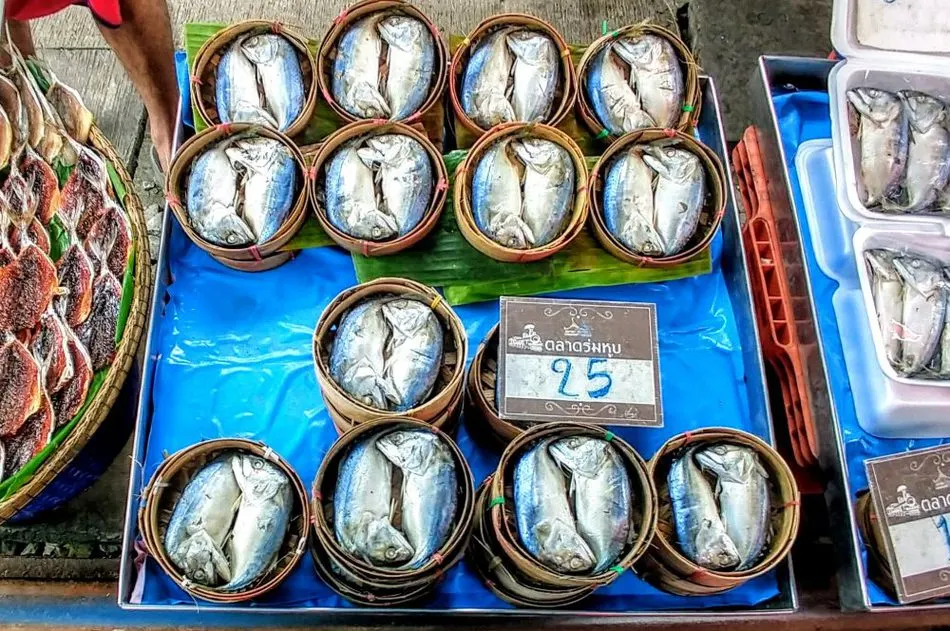 Pla Tuu Mae Klong signature dish amphawa floating marketWhat to eat at amphawa