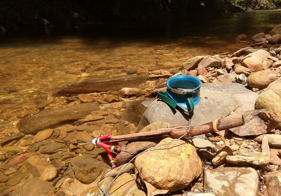 Sarawak Iban Longhouse Stay - Spear FishingHunting fish with spear guns in Sarawak Borneo