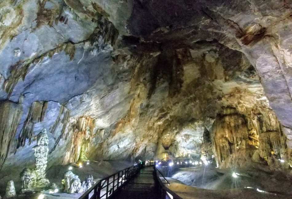 Phong Nha How to Visit Inside Paradise Cave