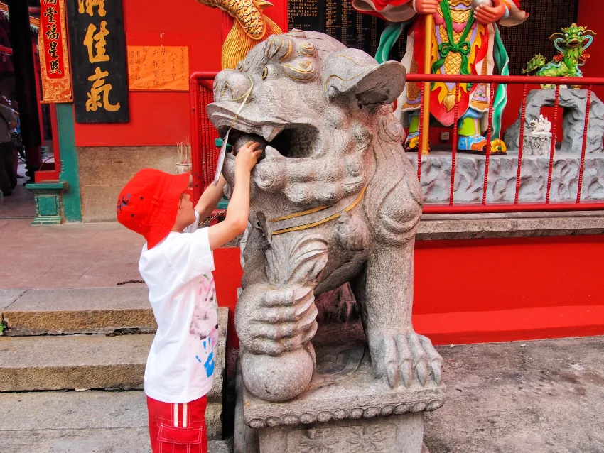 Chinese Temples in Kuala Lumpur With Kids