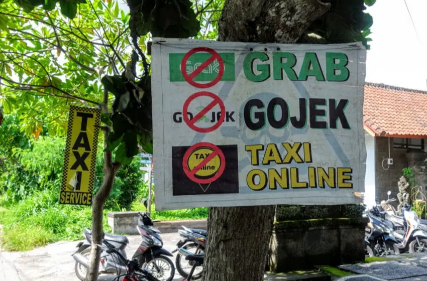 Bali Transportation - Taxi Grab Uber Banned