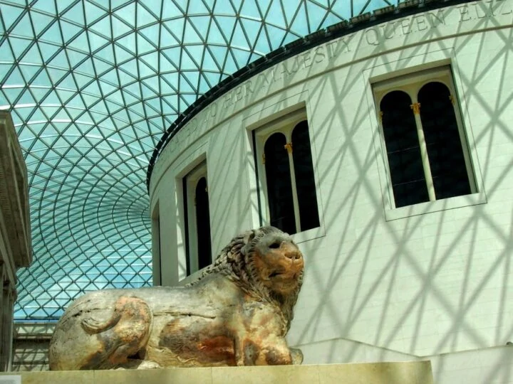 The Briritish Museum entrance hall with lion