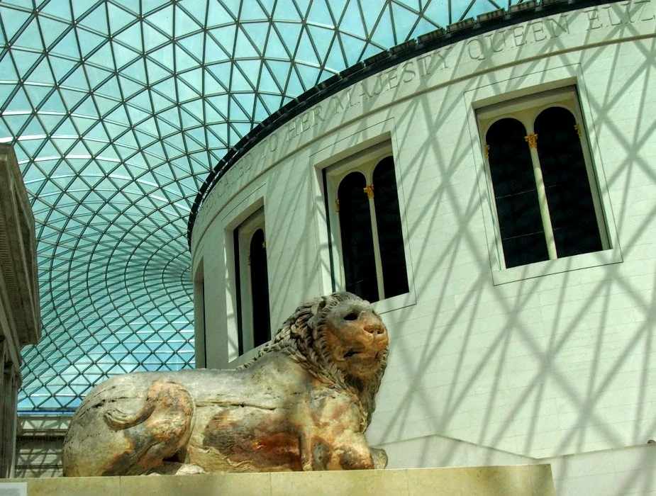 The Briritish Museum entrance hall with lion