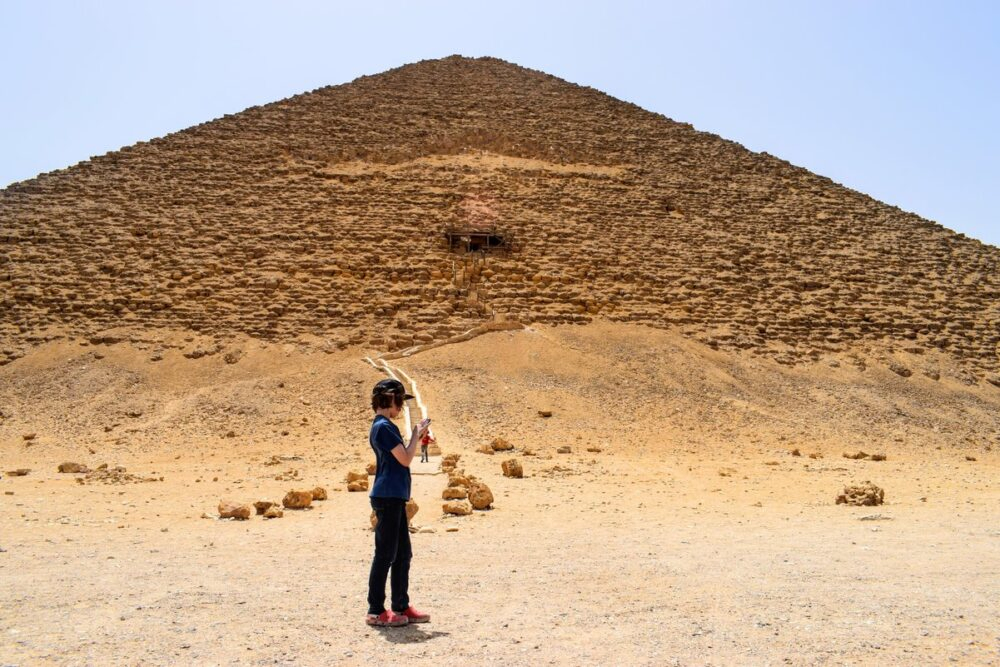 Egypt child with pyramid. Family Quiz Questions Egypt