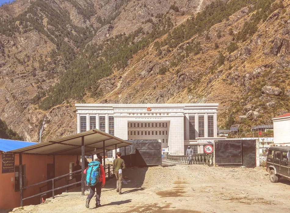 land border between Nepal and Tibet