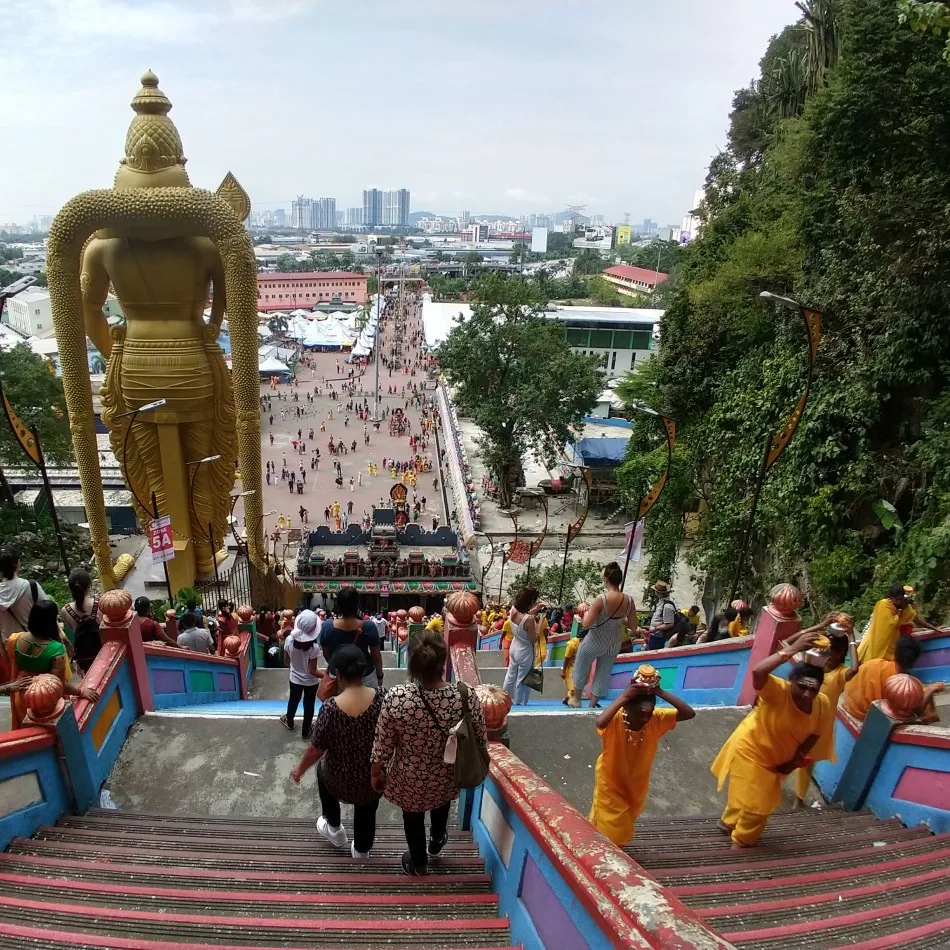 Batu Caves Kuala Lumpur is near major roads or freeways