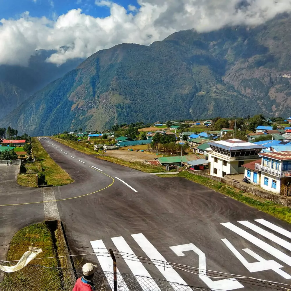 lukla airport runway