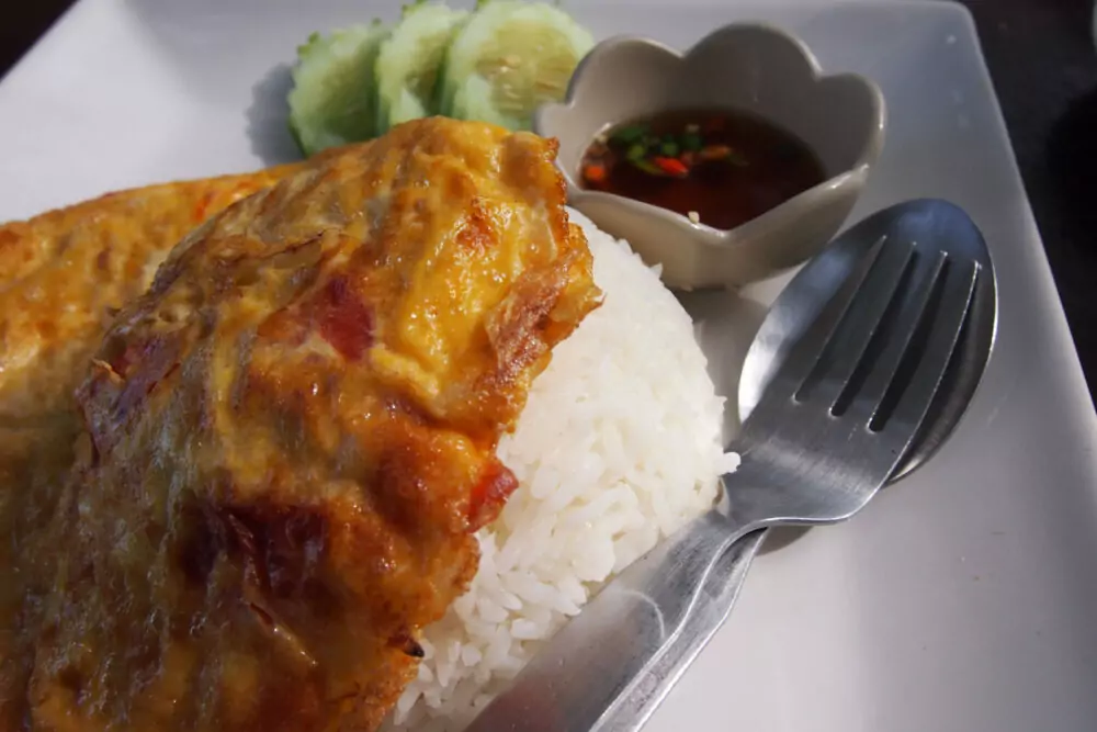 thai omelette with rice