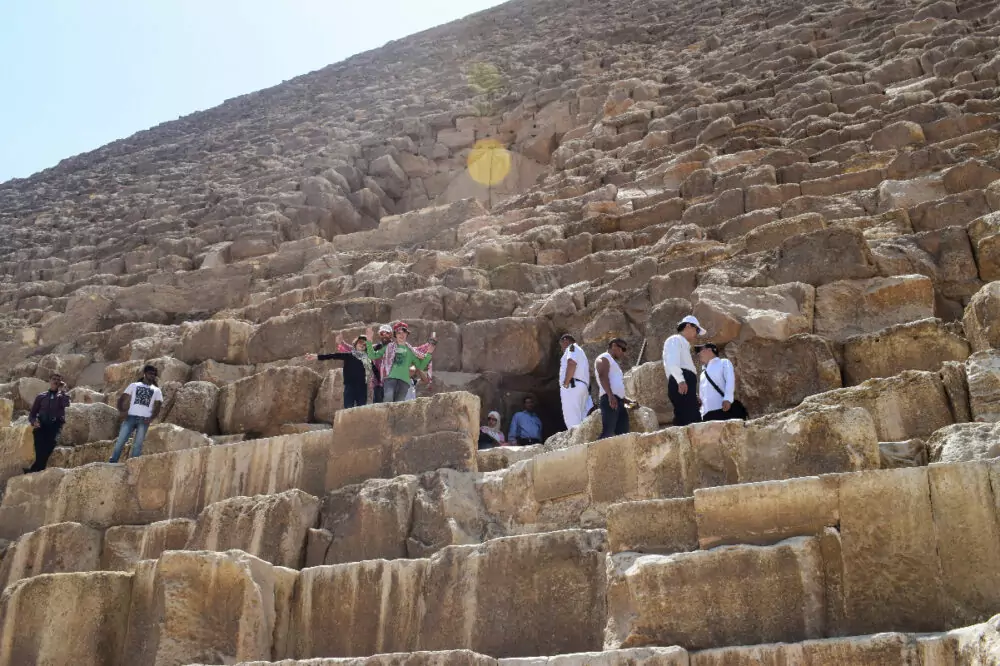 One of the 7 wonders The great pyramid at giza entrance