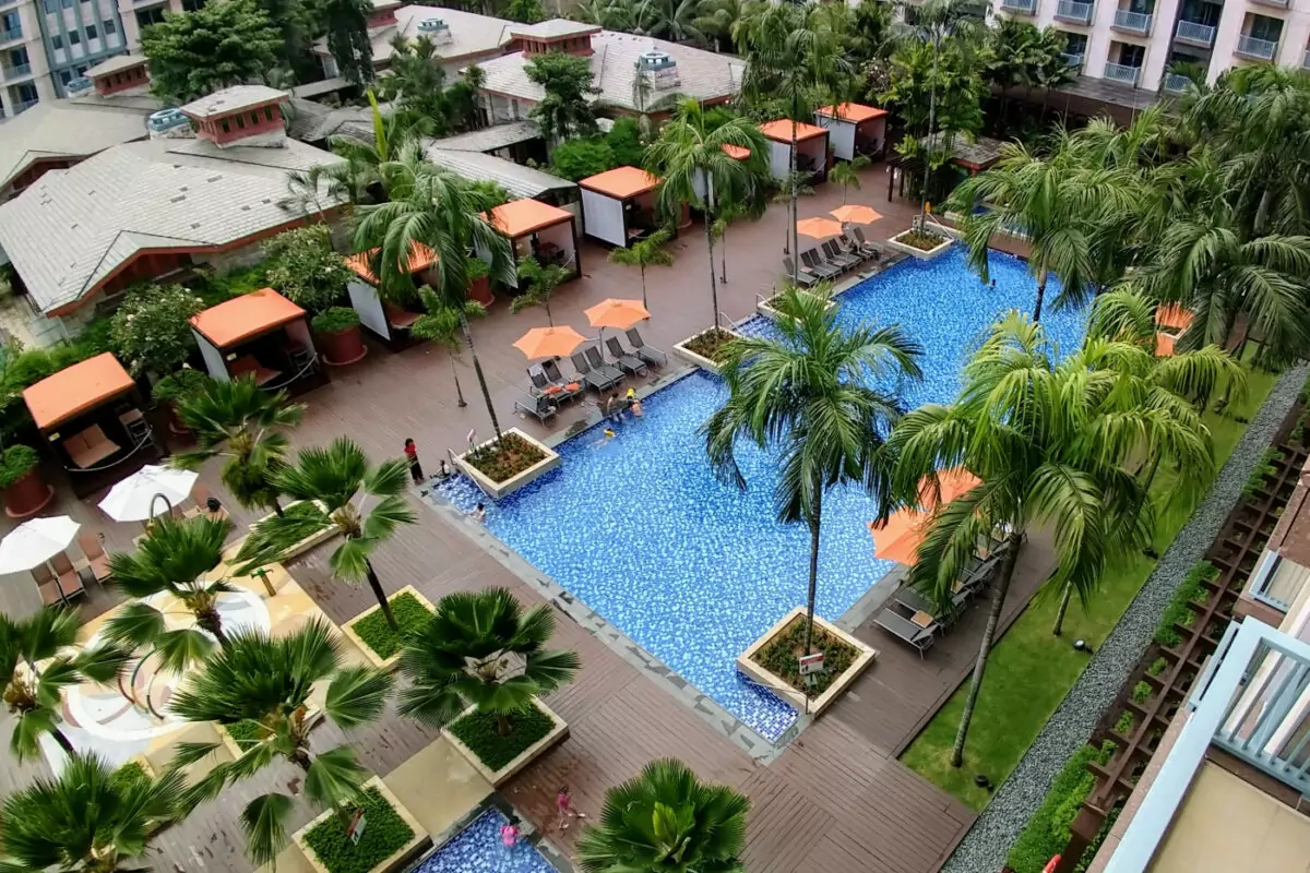 Singapore family hotel swimming pools