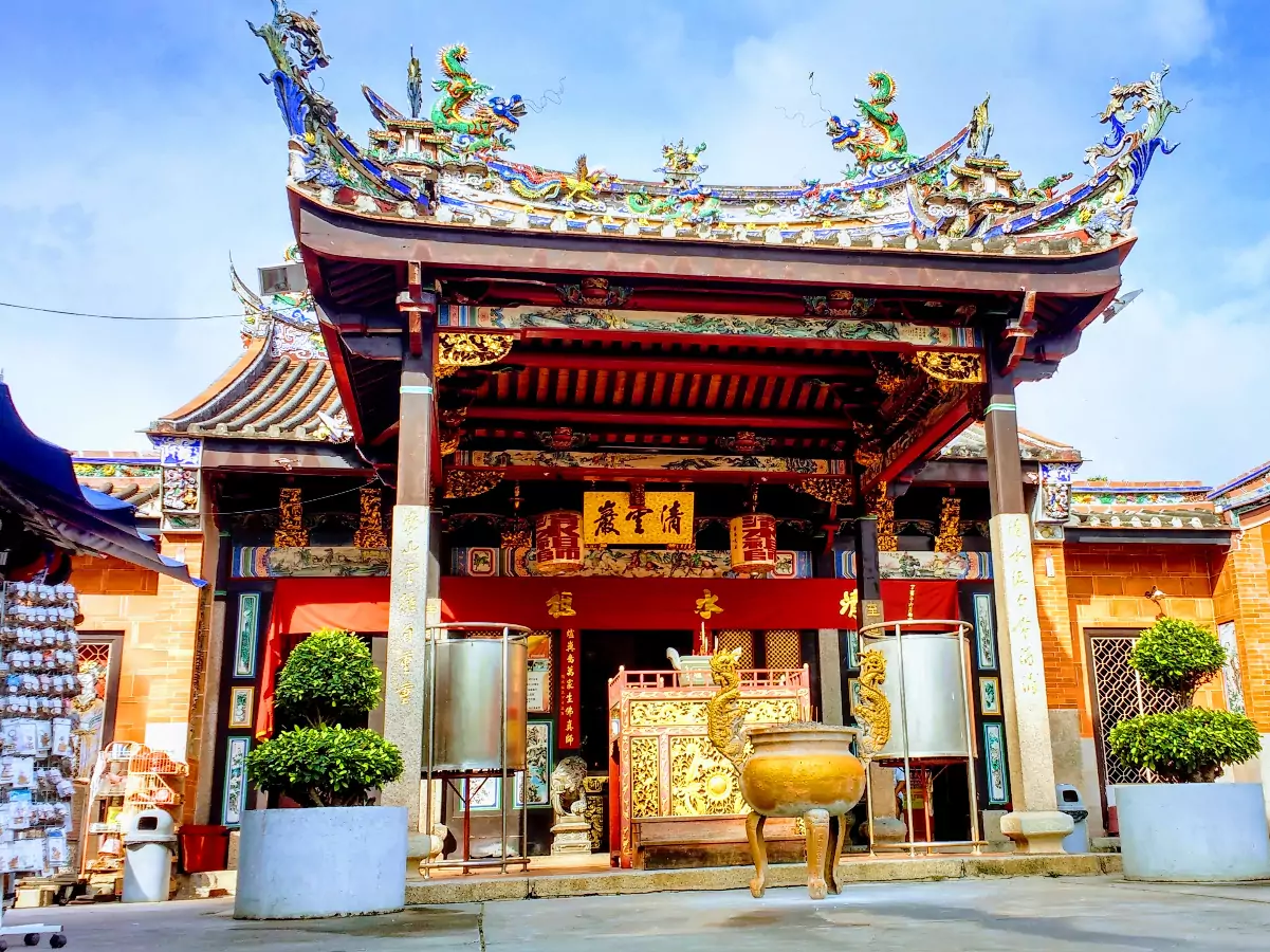 beautiful snake temple penang