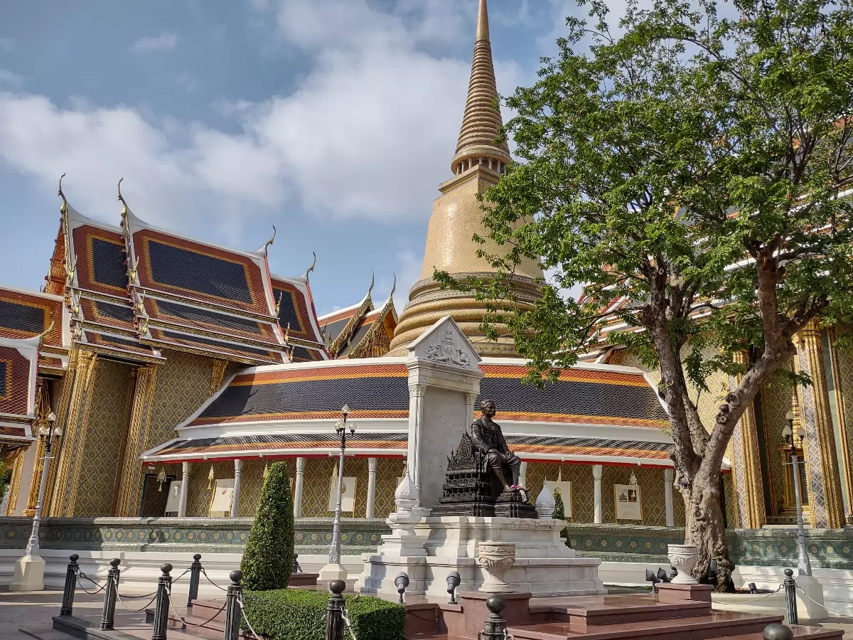 Visit Wat Ratchabophit Bangkok