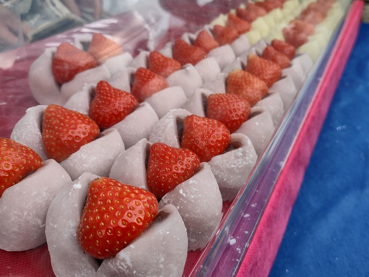 strawberry mochi japan
