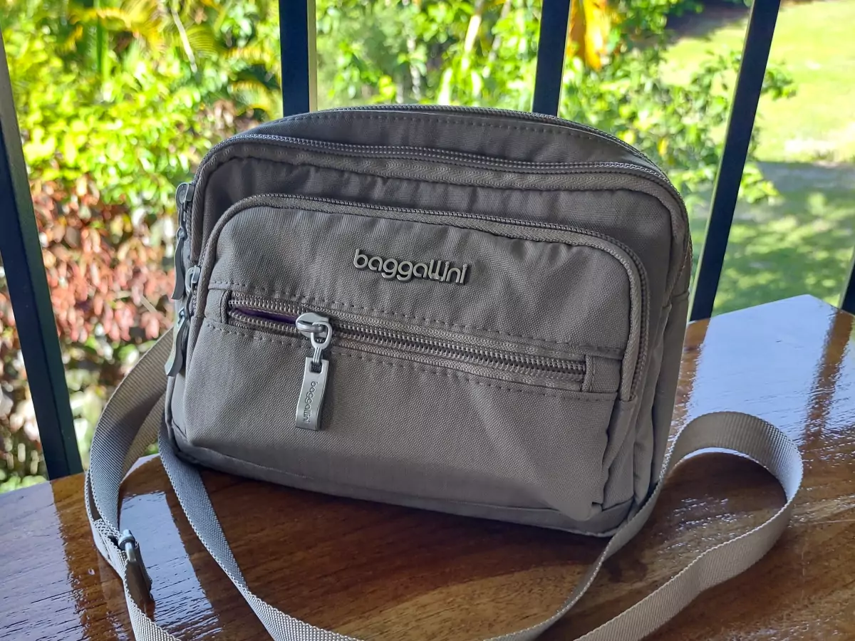 Travel purse thailand.jpeg