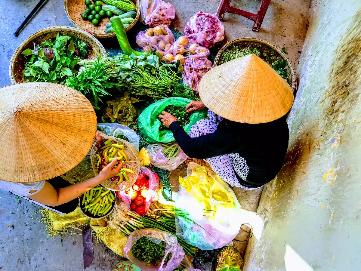 Vietnam food markets with kids