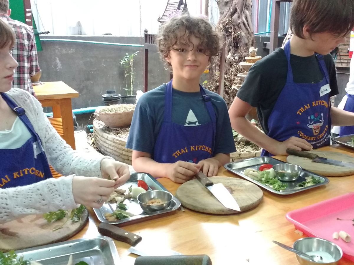 Travelling kids cooking class