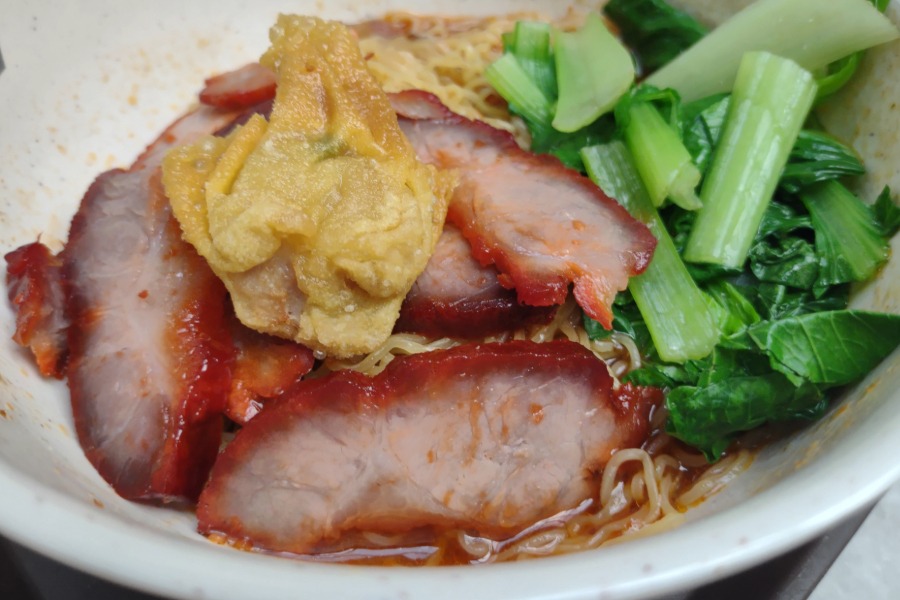 Singapore wonton noodles hawker